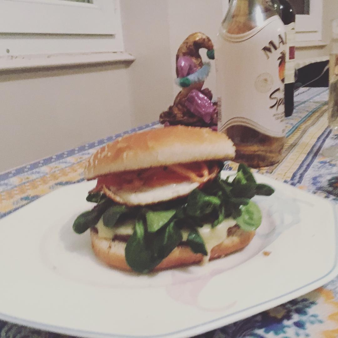 洋葱牛肉汉堡 Beef Hamburger with Fried Onions