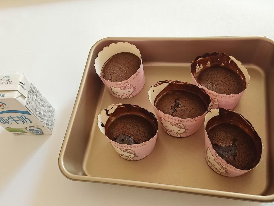 莫尼卡美食厨房：爆浆巧克力蛋糕