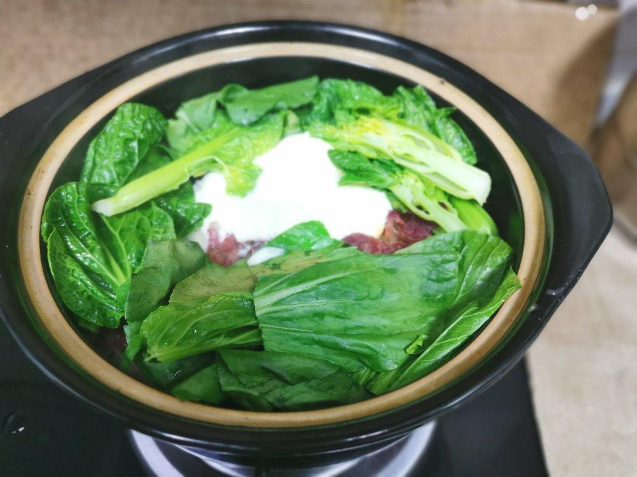 广式腊肠煲仔饭(简单得很)