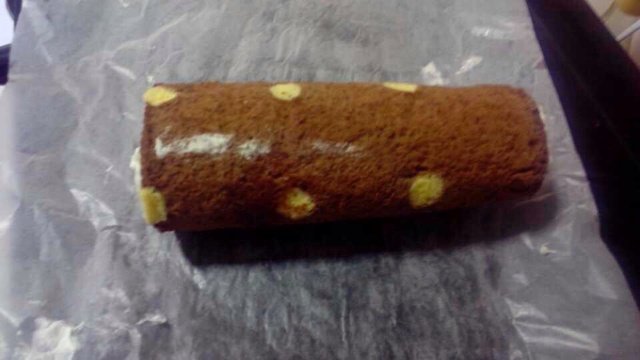 可可奶油波点蛋糕卷