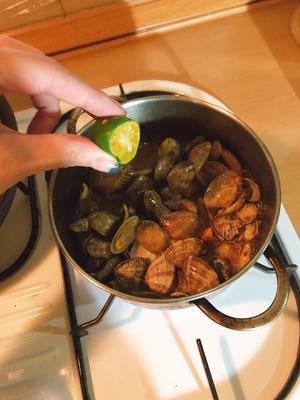 泰式酸辣炒蛤蜊～绝味下酒菜的做法 步骤5