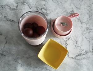 鲜榨葡萄汁（长帝便携果汁机食谱）的做法 步骤5