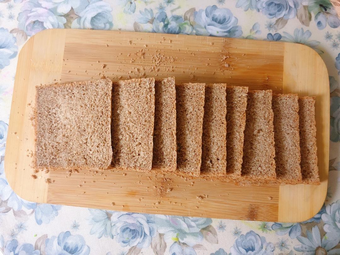 柔软拉丝的100%全麦麦片吐司（一次发酵）