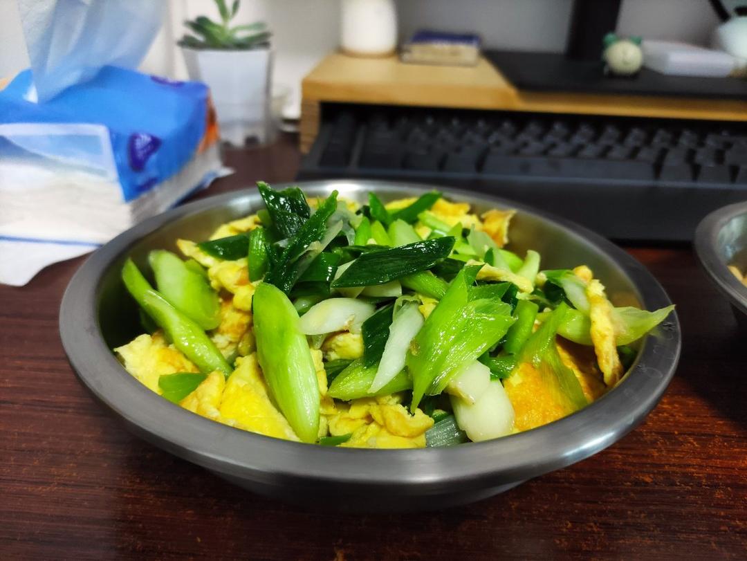 蒜苗炒鸡蛋