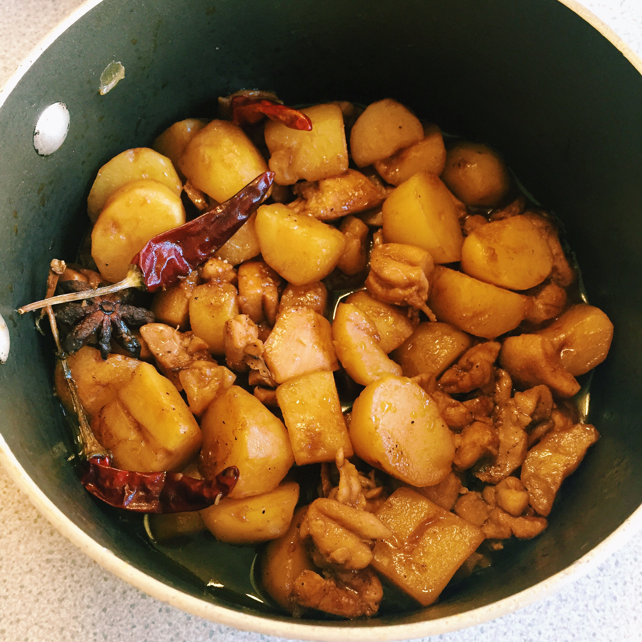 土豆炖鸡块