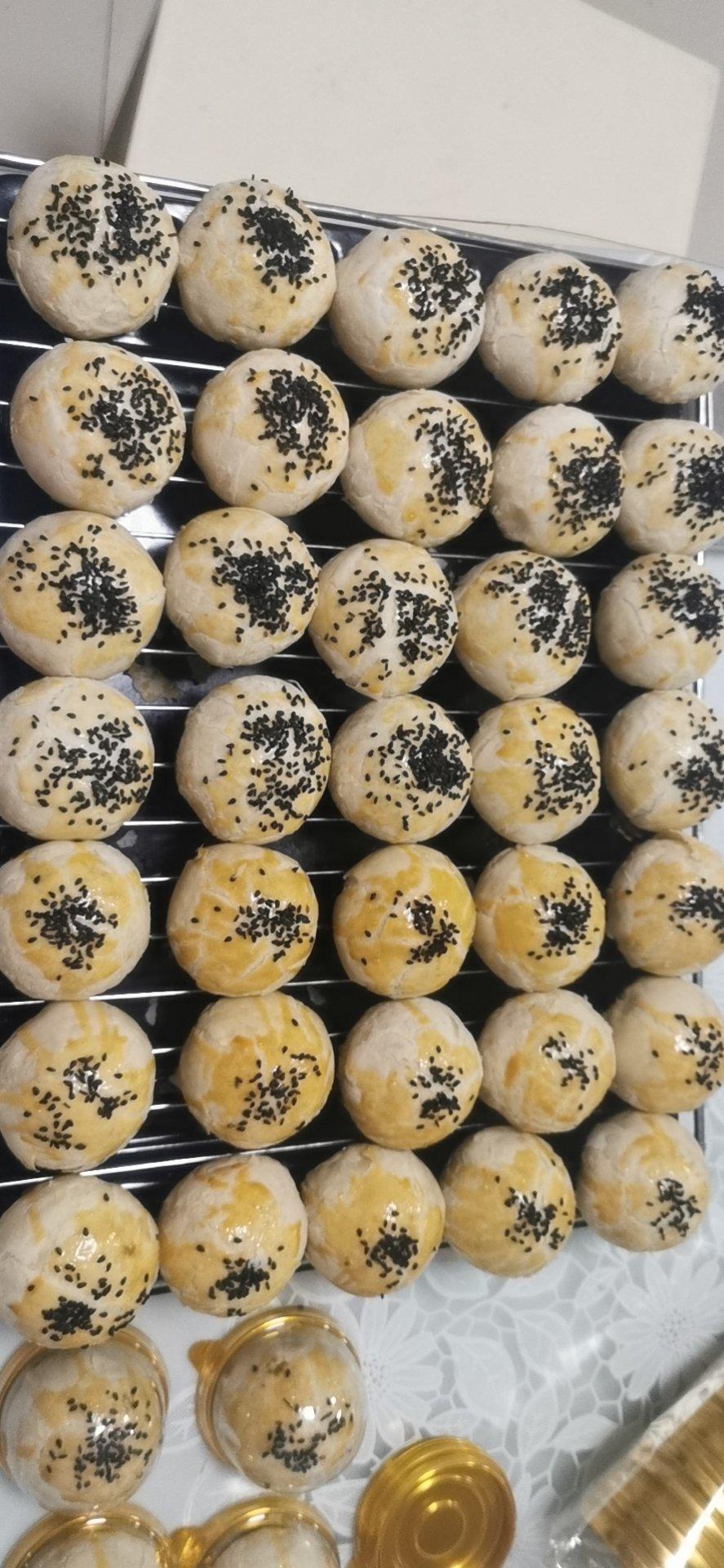 麻薯肉松蛋黄酥