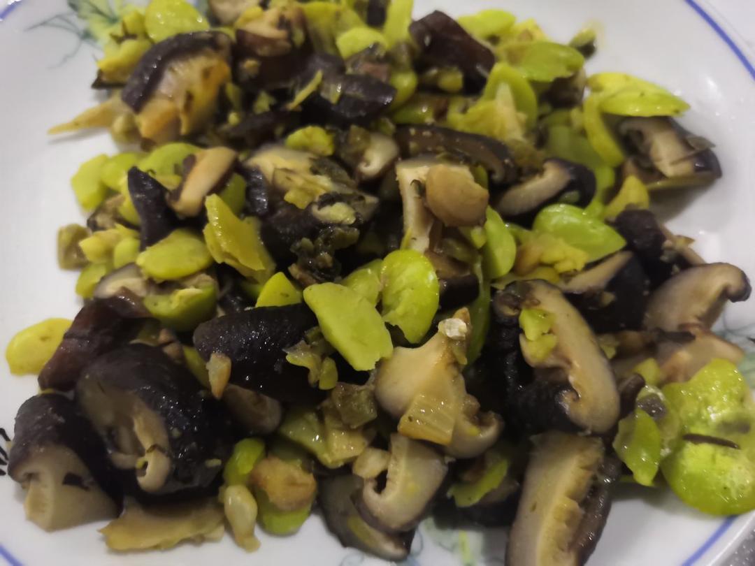 香菇闷蚕豆