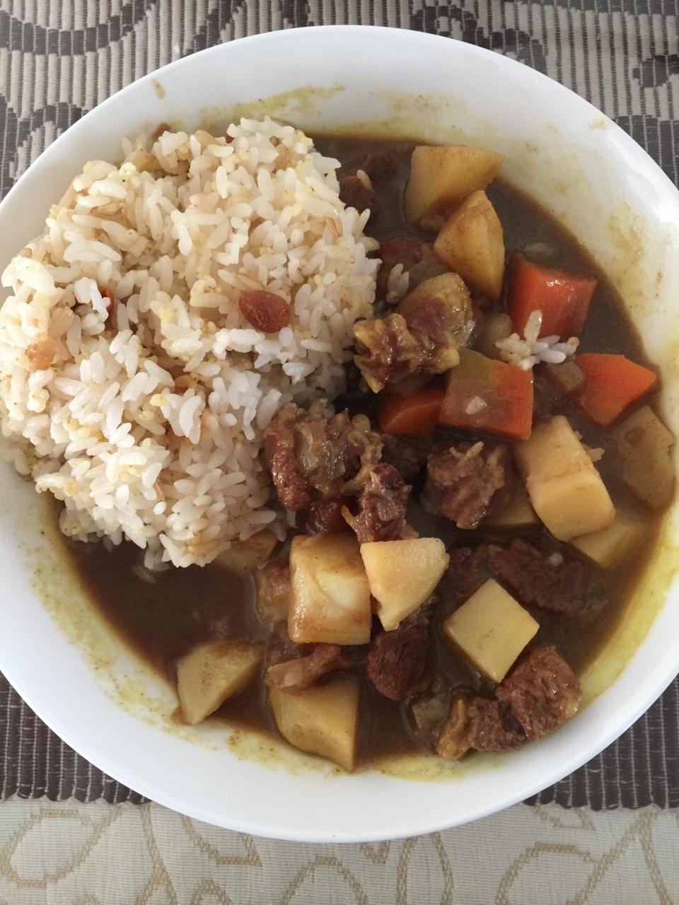 日式咖喱牛肉饭