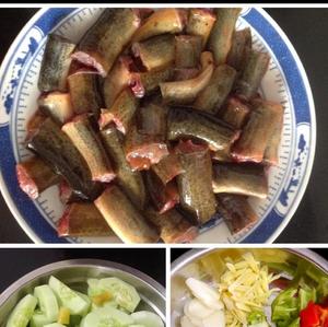 【妈妈私房菜】黄瓜焖泥鳅的做法 步骤1