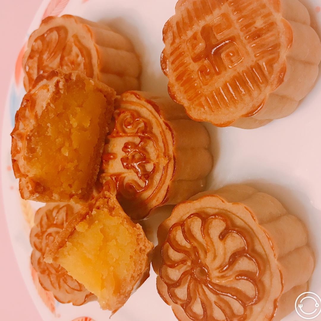 金沙奶黄月饼