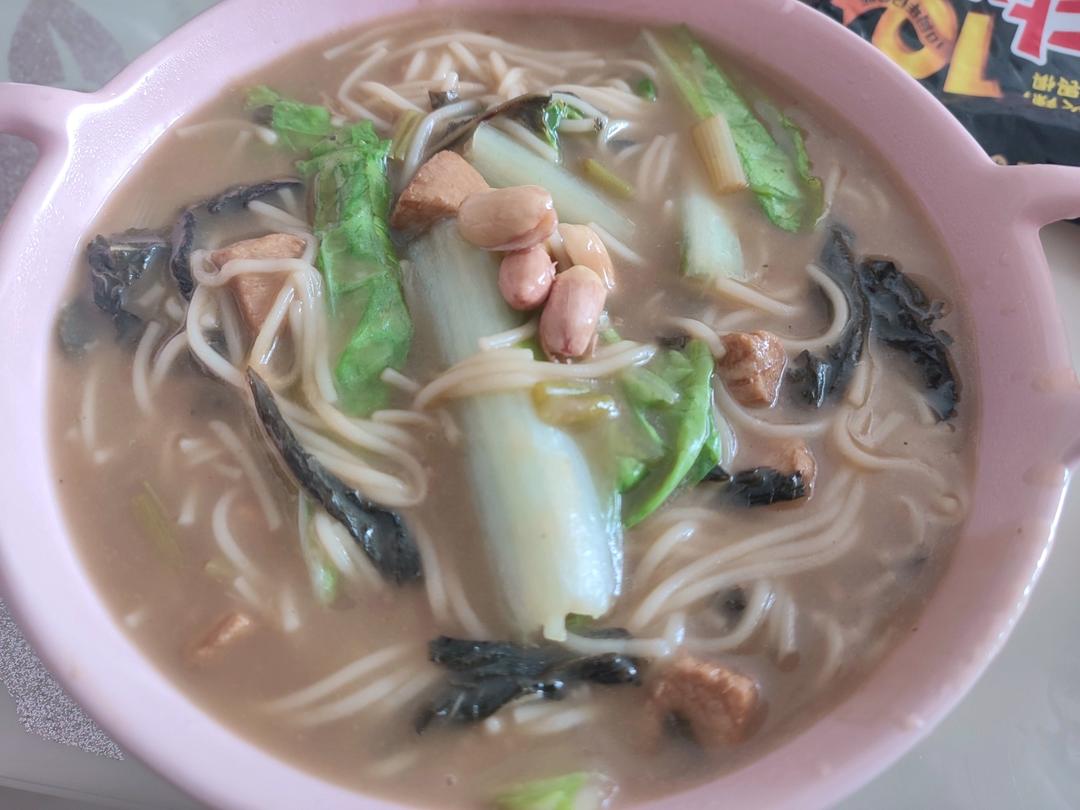 芝麻叶杂面条/山野菜杂面条的家常做法/邢中原杂面条