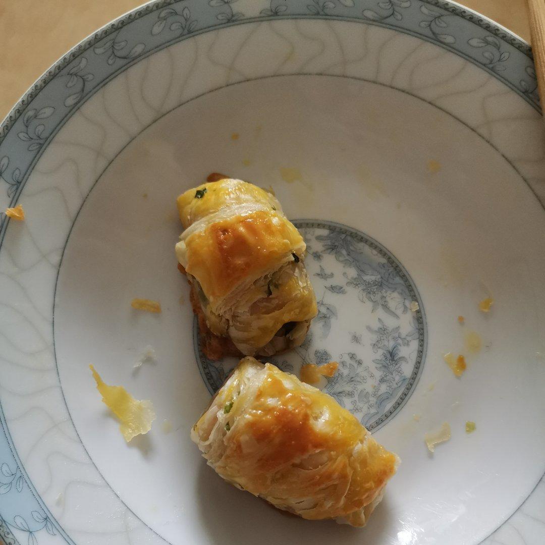 香肠酥皮卷：手抓饼皮还能这样吃，不用和面快速搞定早餐