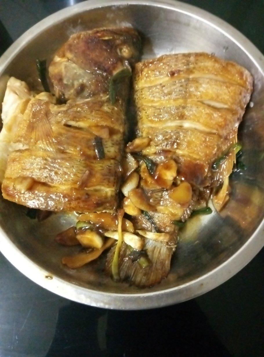 红烧鲈鱼