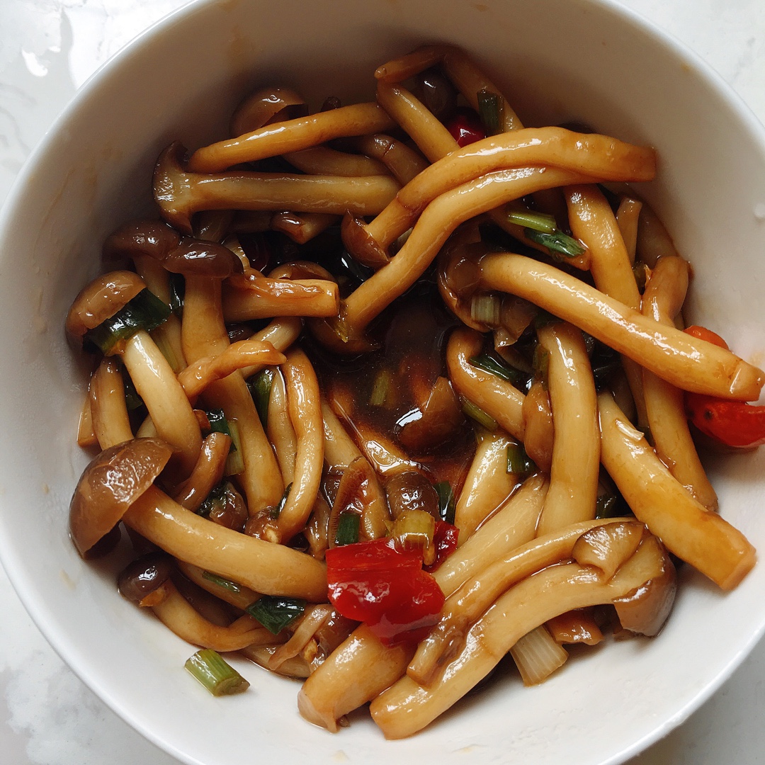 莳褨做的酸辣蘑菇