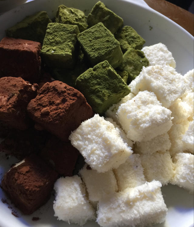 完胜85度C牛奶椰丝小方