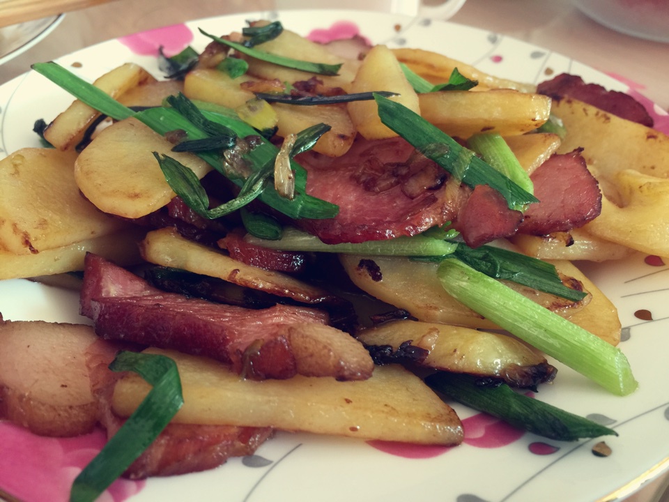 腊肉土豆片