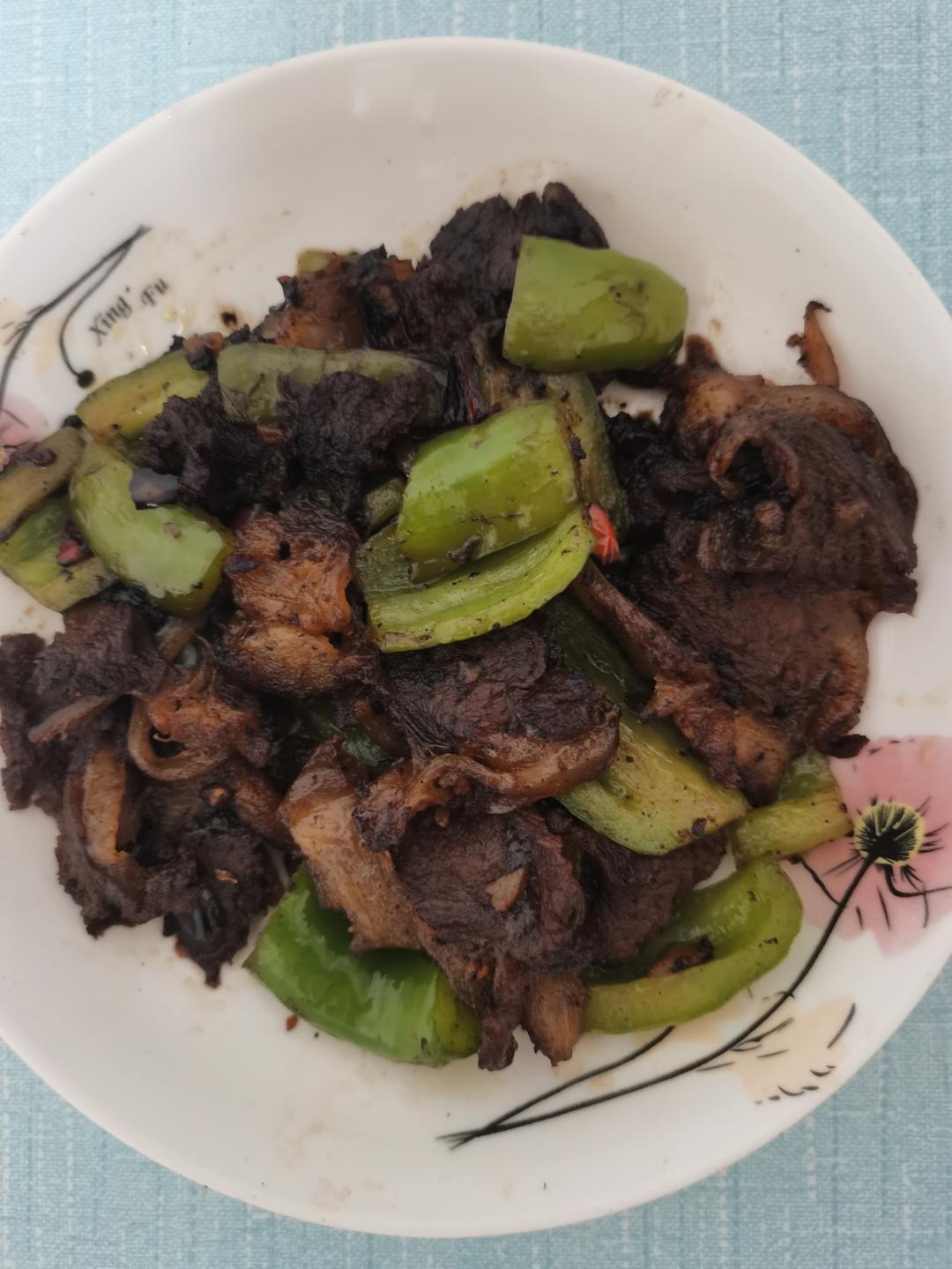 青椒小炒卤牛肉