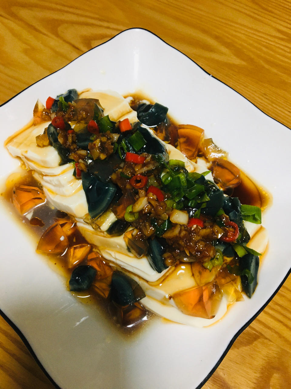 皮蛋拌豆腐
