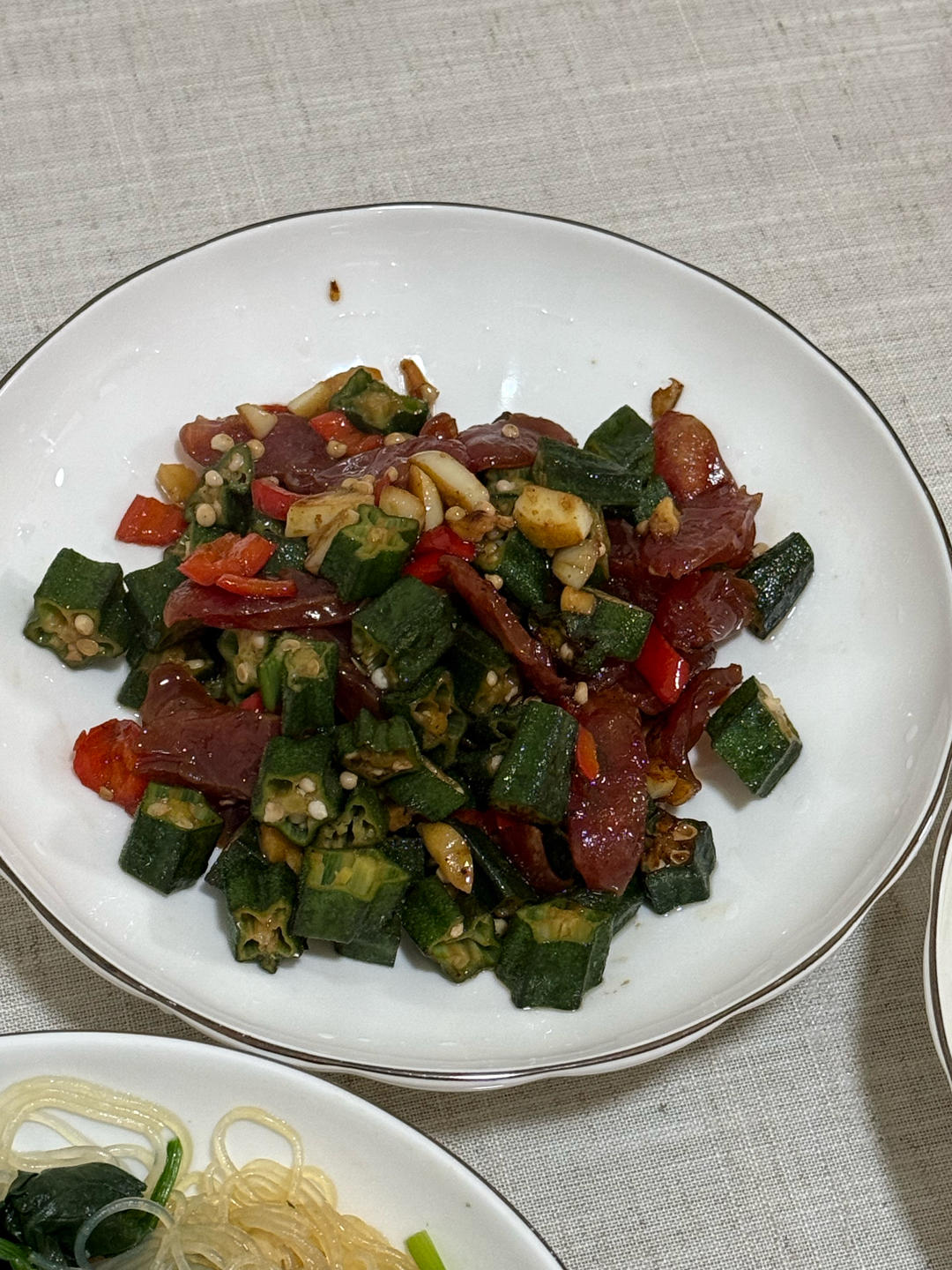 秋葵炒腊肠