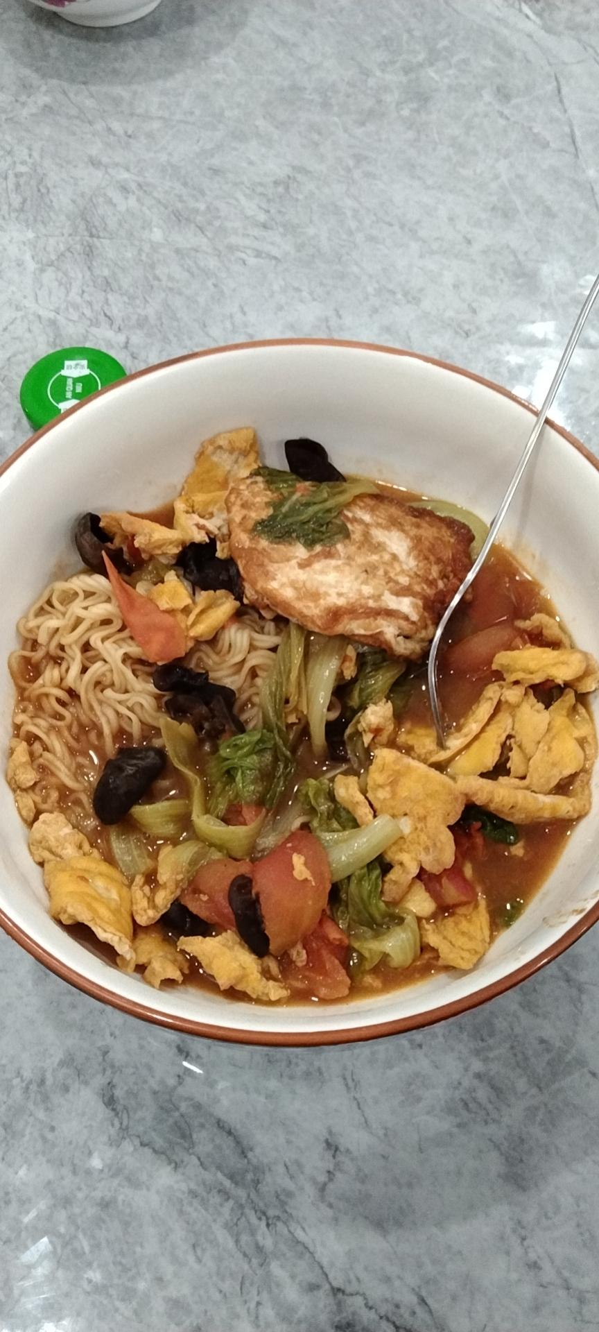 番茄荷包蛋焖面