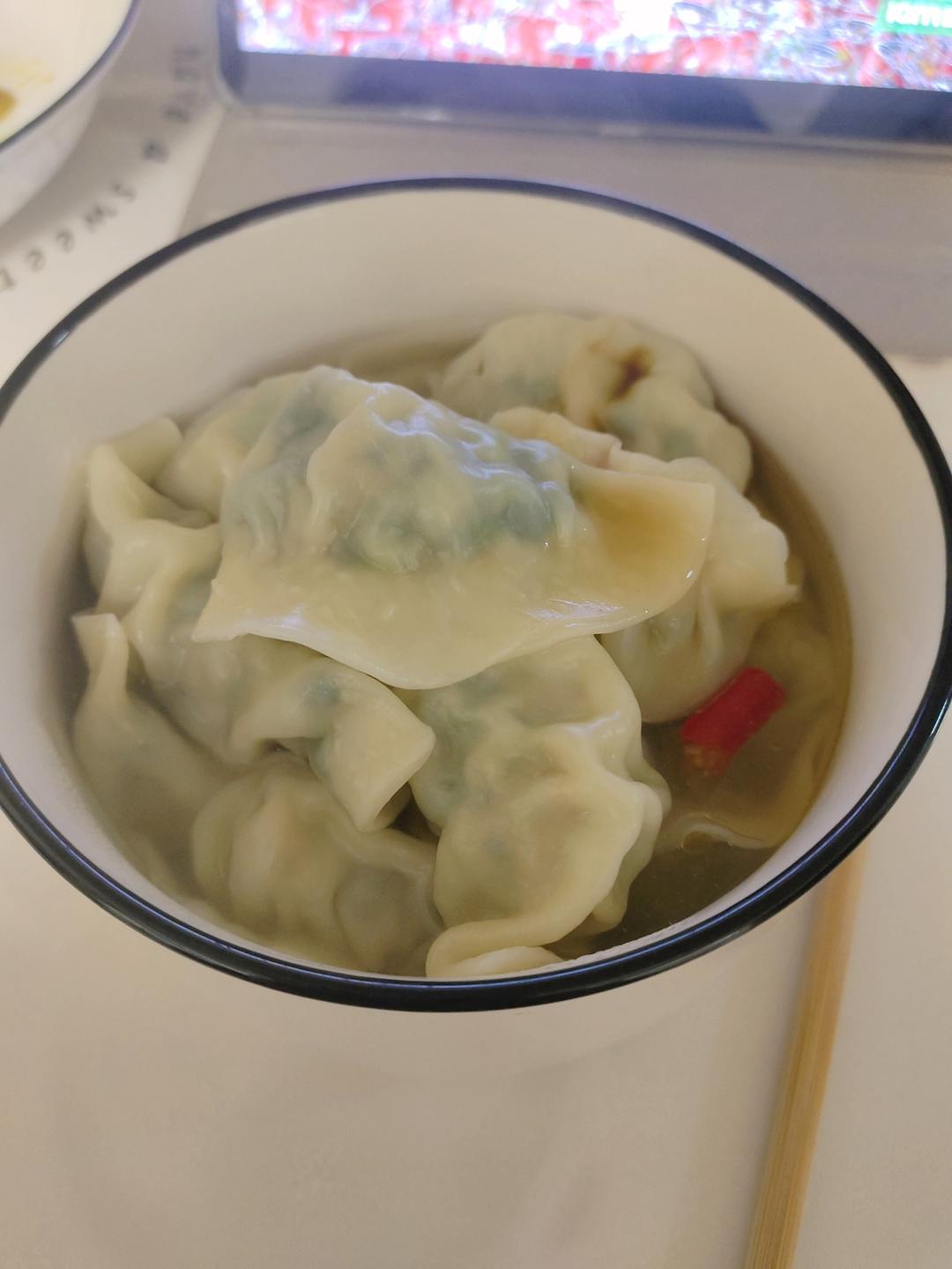 韭菜猪肉饺子(最简单最好吃又最多汁的饺子)