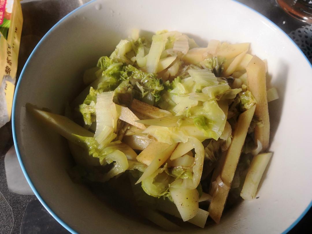 东北大白菜炖土豆