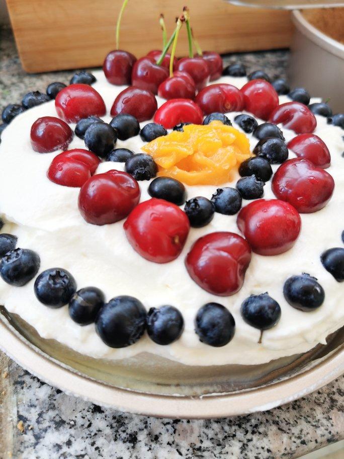 新手必成8寸生日蛋糕（详细多图干货经验分享，解决戚风蛋糕塌陷，奶油饰面涂不好，烤箱温度不好掌握等各种问题）