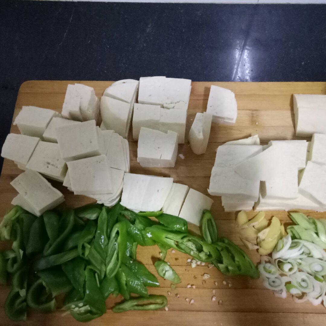 尖椒豆腐泡