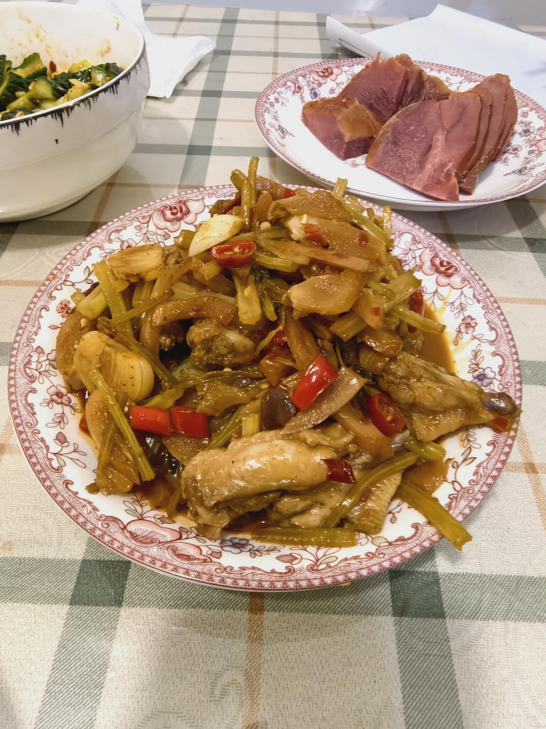 川味泡椒子姜炒鸡翅根/鸡腿