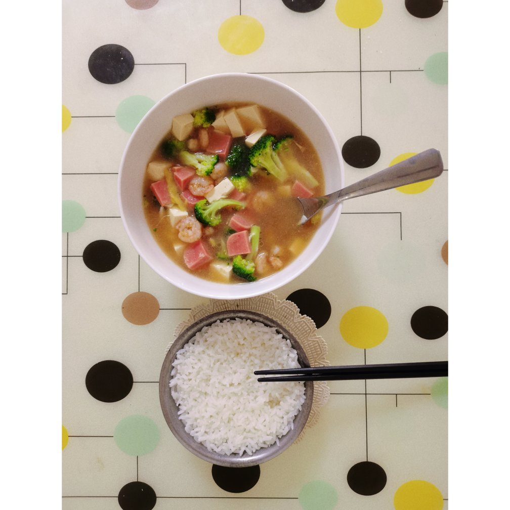 西兰花虾仁豆腐汤