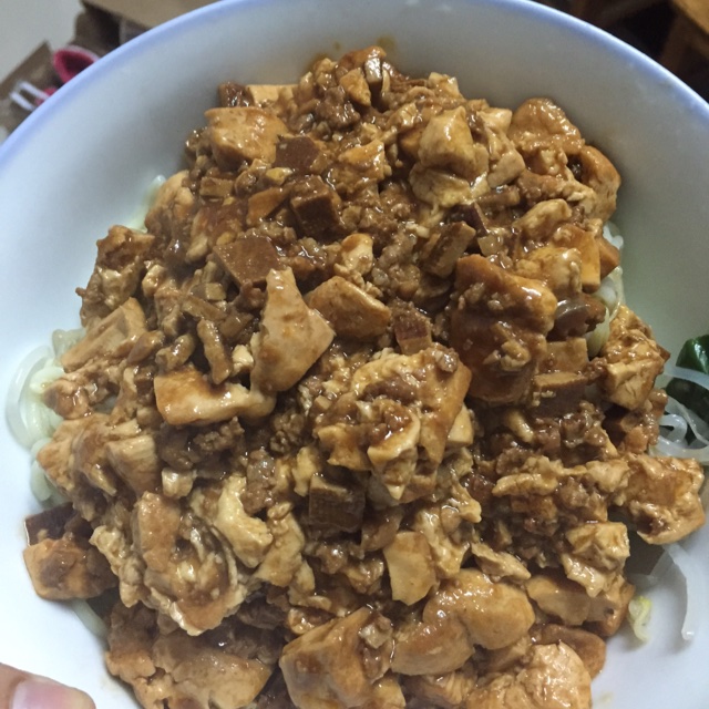 番茄烧豆腐面(Noodle with Braised Firm Tofu with Tomatoes)