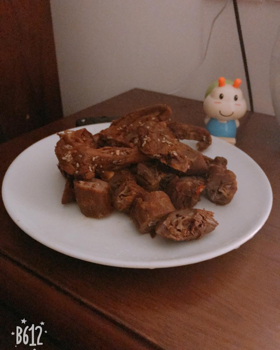 麻辣鸭脖