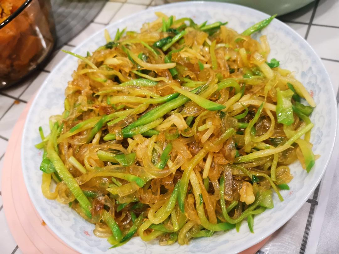 秋冬季的美味家常菜！萝卜丝炒粉