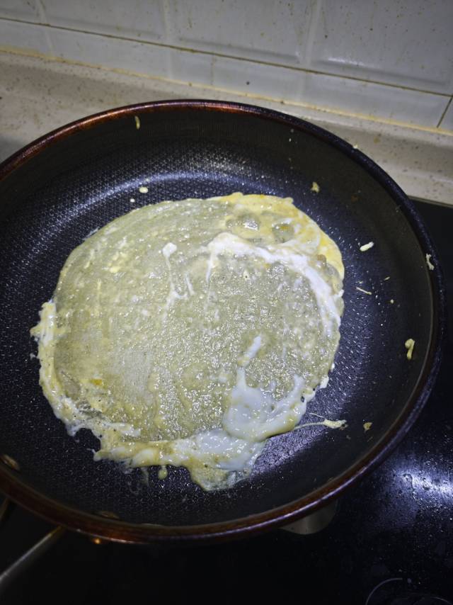 天津传统小吃——煎饼果子 在家也能摊 早餐更丰富