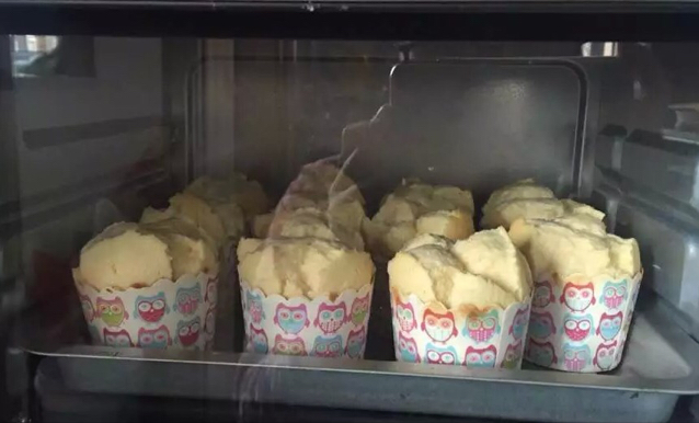 软绵绵戚风纸杯蛋糕