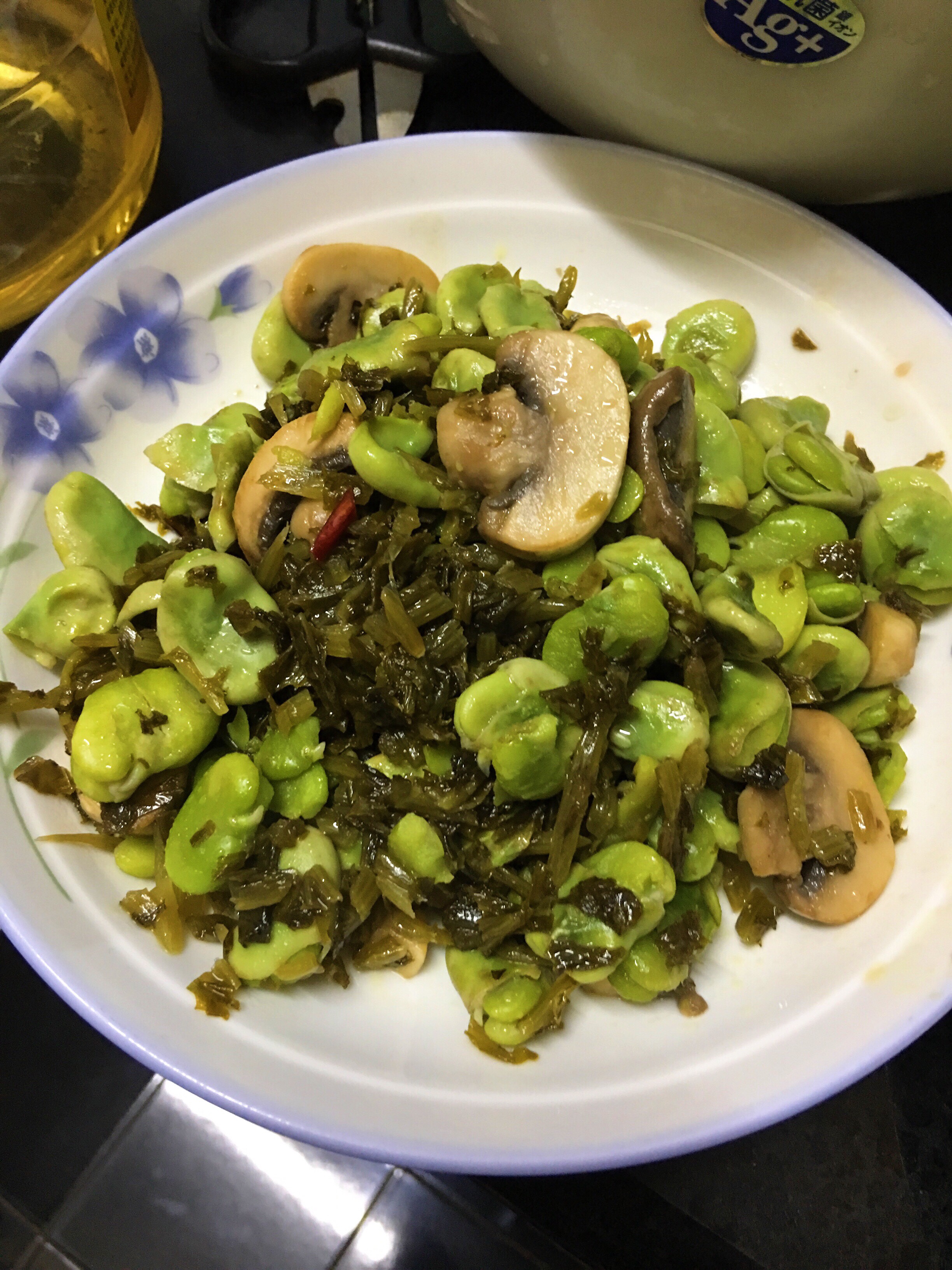 雪菜蚕豆炒蘑菇