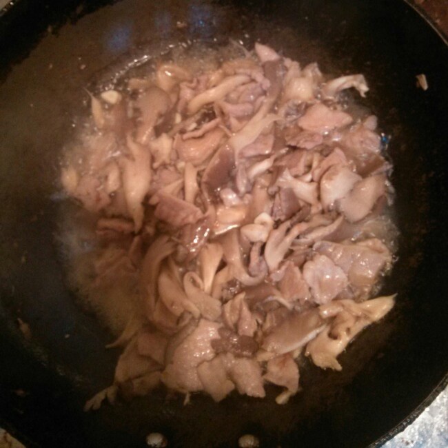 蘑菇炒肉片