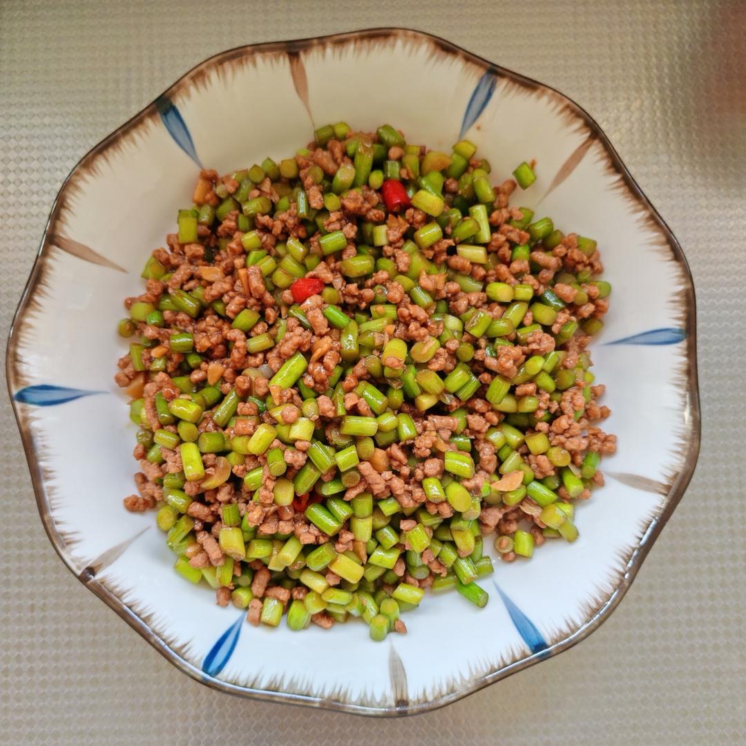 蒜苔炒肉末，三碗米饭都不够吃