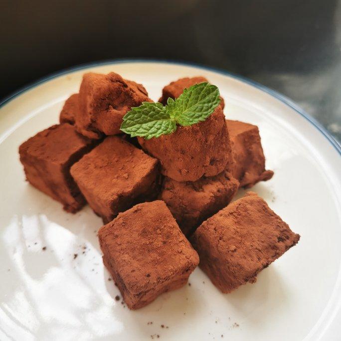 完胜85度C牛奶椰丝小方