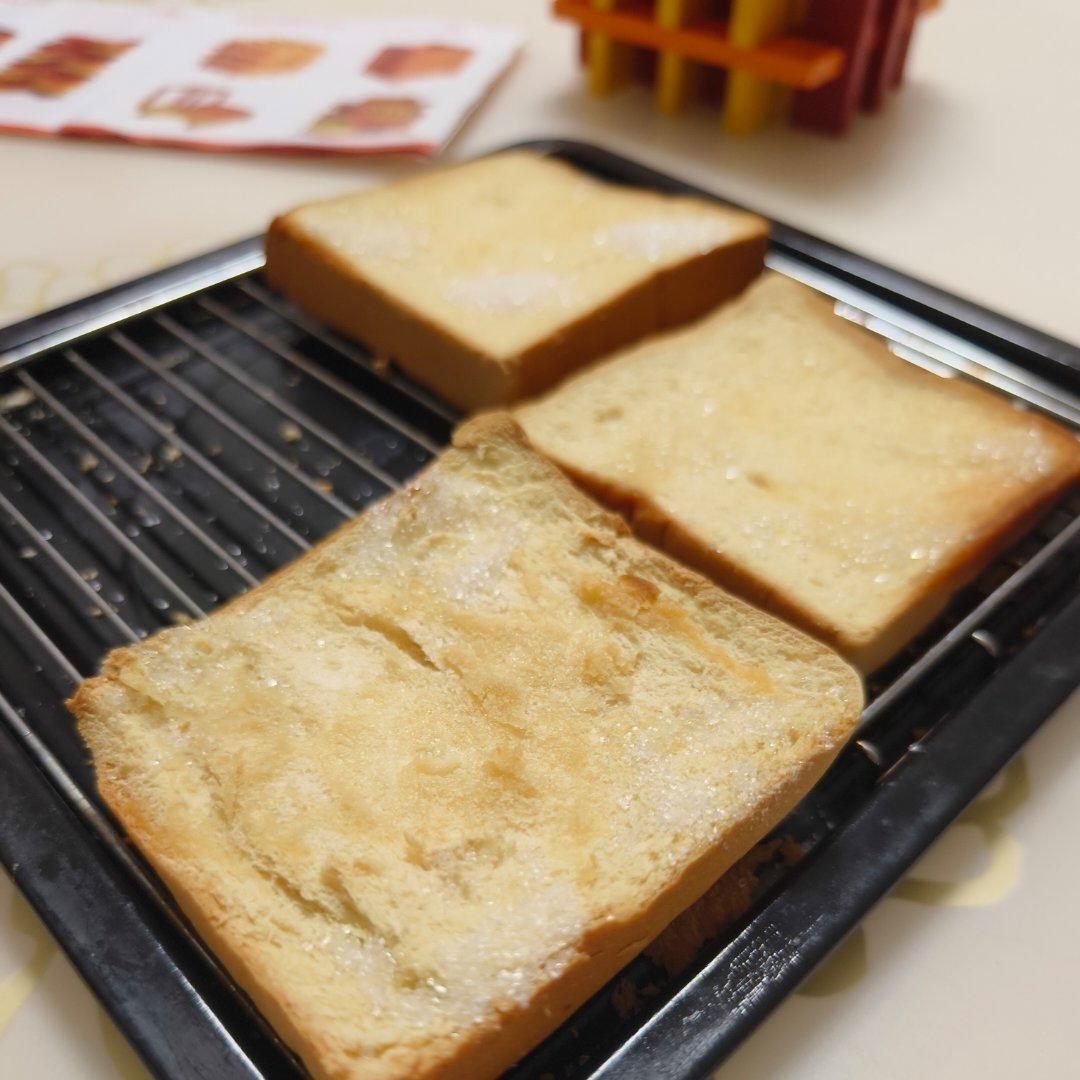 秒杀烧烤店!!幸福感爆棚的【烤面包片】夹心吐司的超神仙吃法！！！