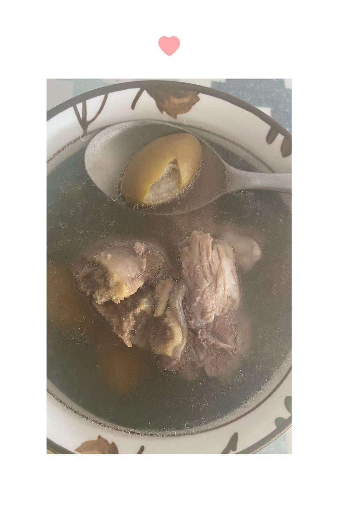 简单的清润回甘青橄榄骨头汤的做法