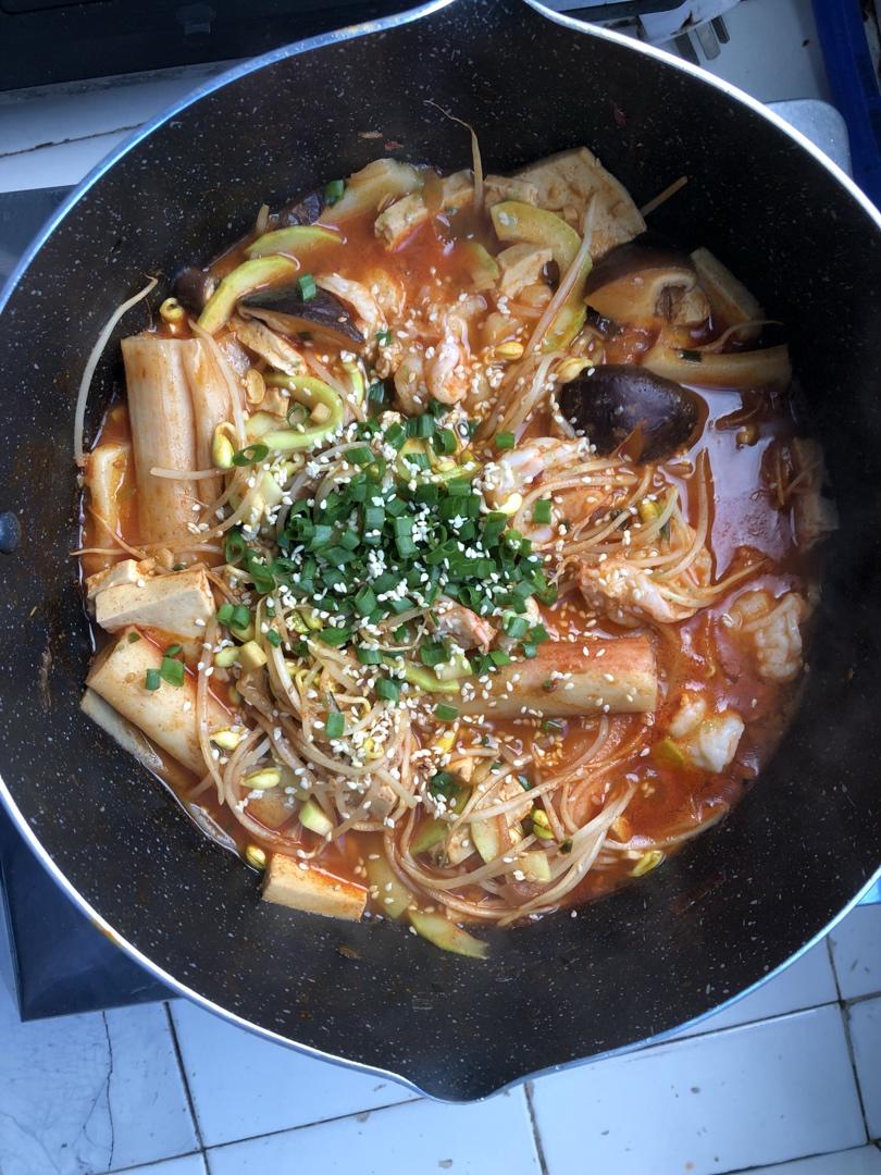 韩式海鲜蔬菜豆腐汤｜改良版 营养丰富 配料多多