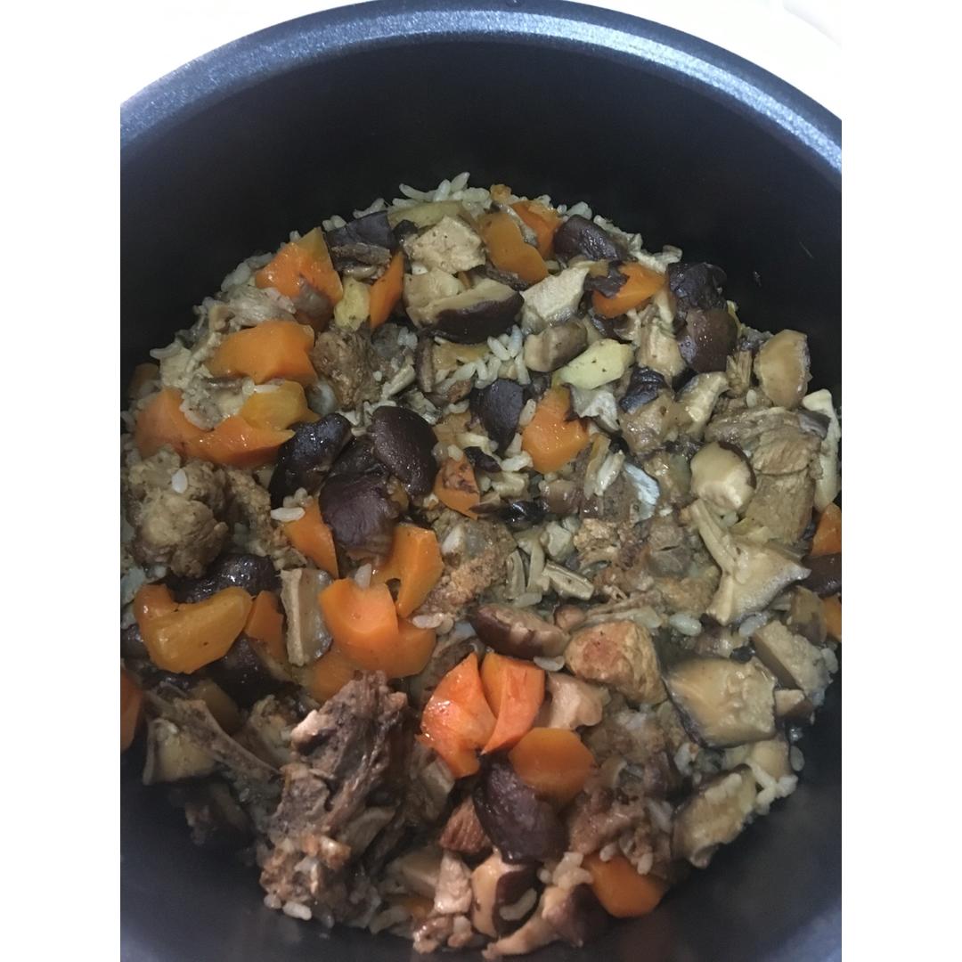 喷香排骨焖饭（爆好吃）