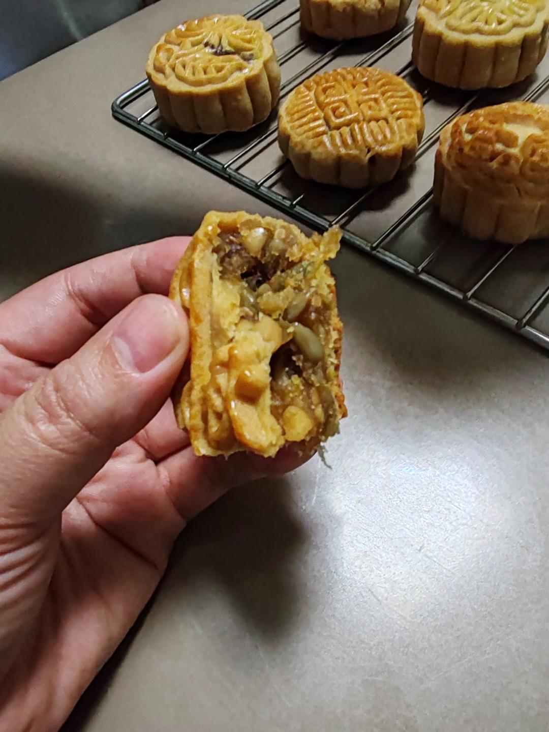 广式月饼—蛋黄莲蓉月饼