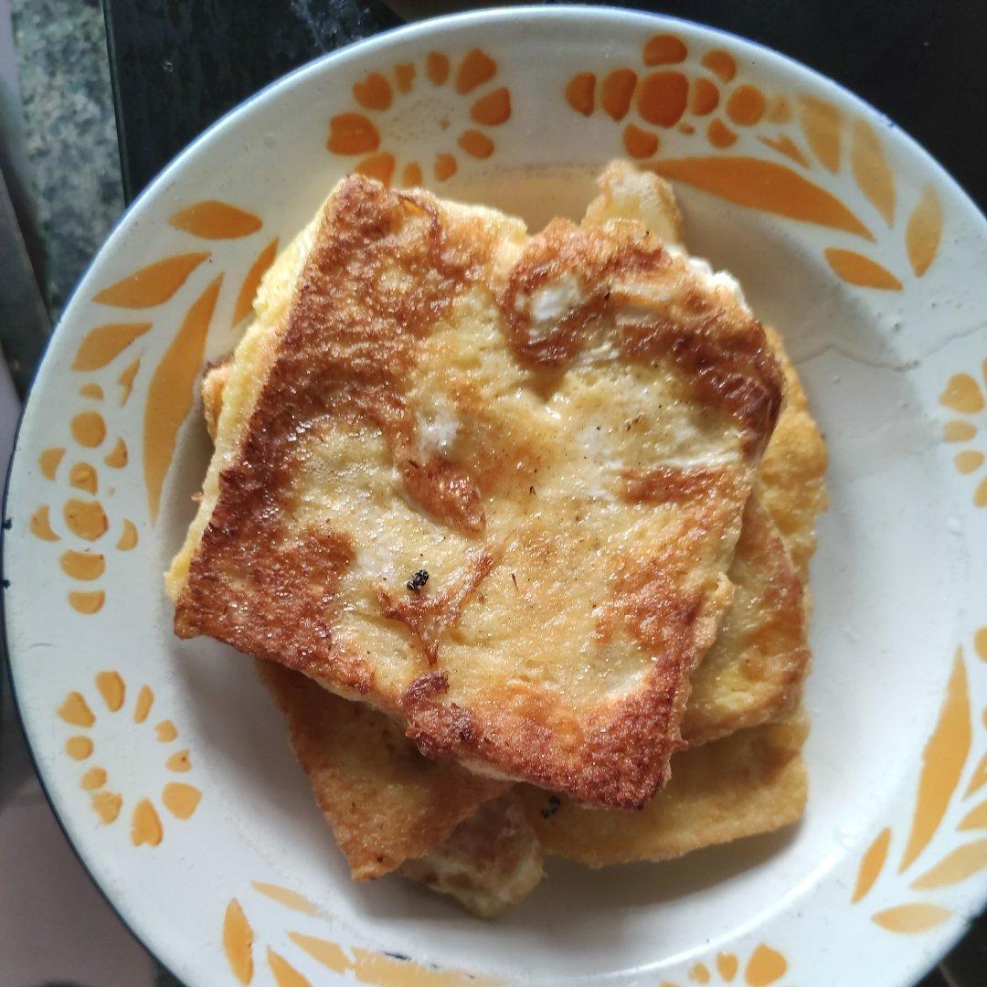 鸡蛋香煎面包片