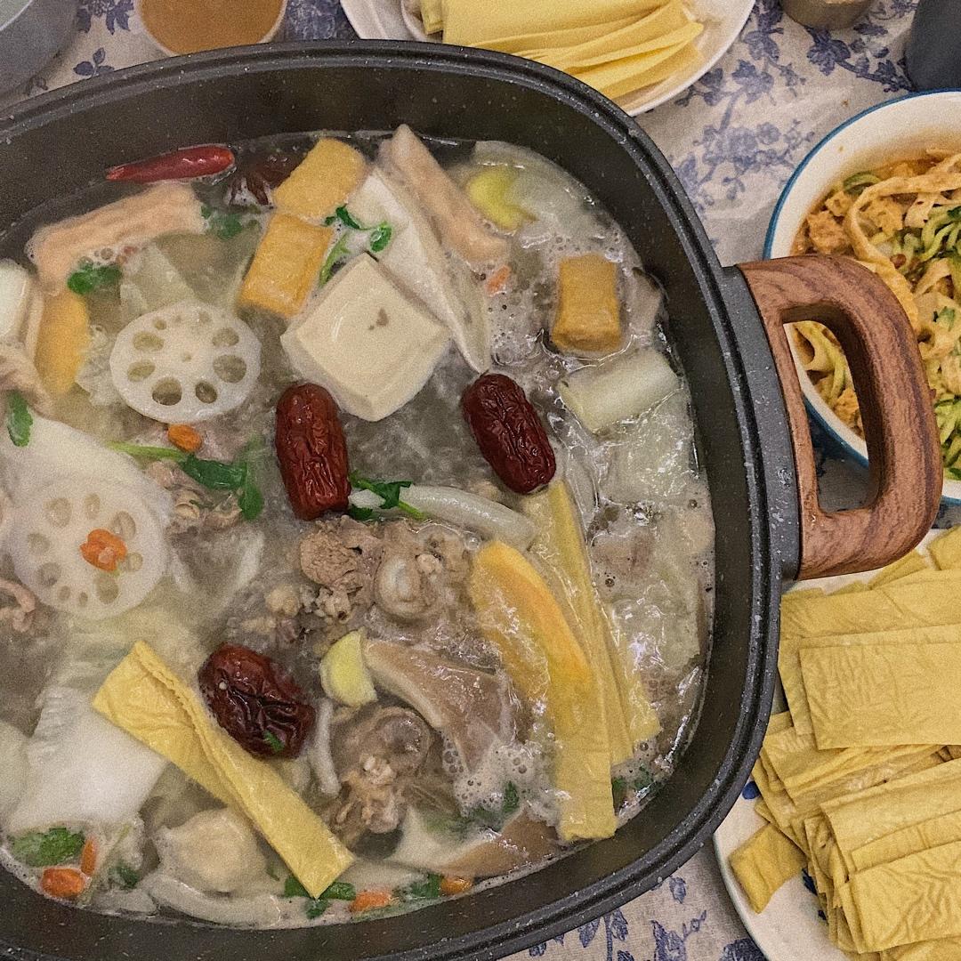 白汤羊蝎子火锅