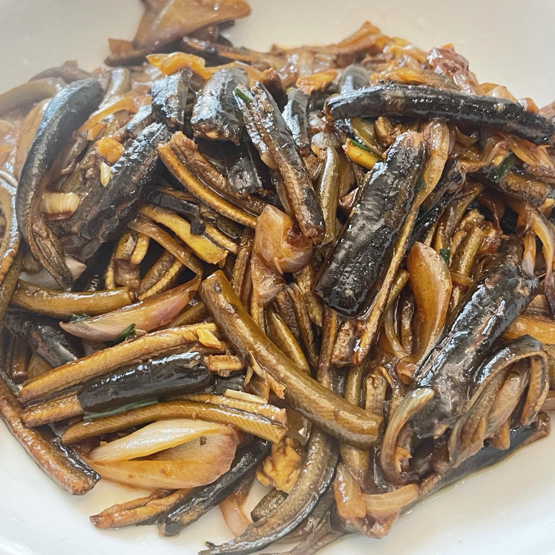 洋葱炒鳝丝（在家也能做出本帮老菜馆的感觉）
