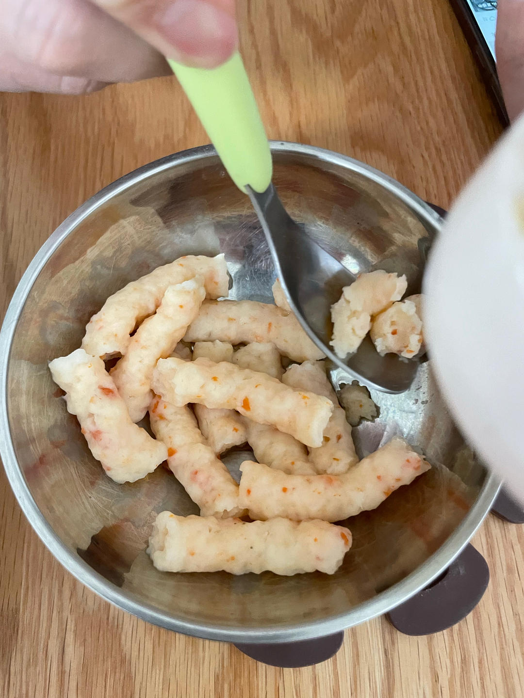 宝宝辅食一岁时蔬虾滑面线
