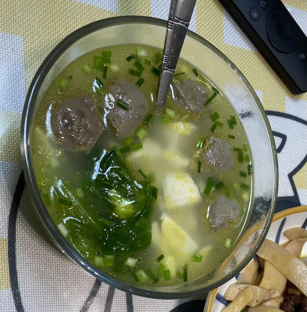 牛肉丸嫩豆腐汤