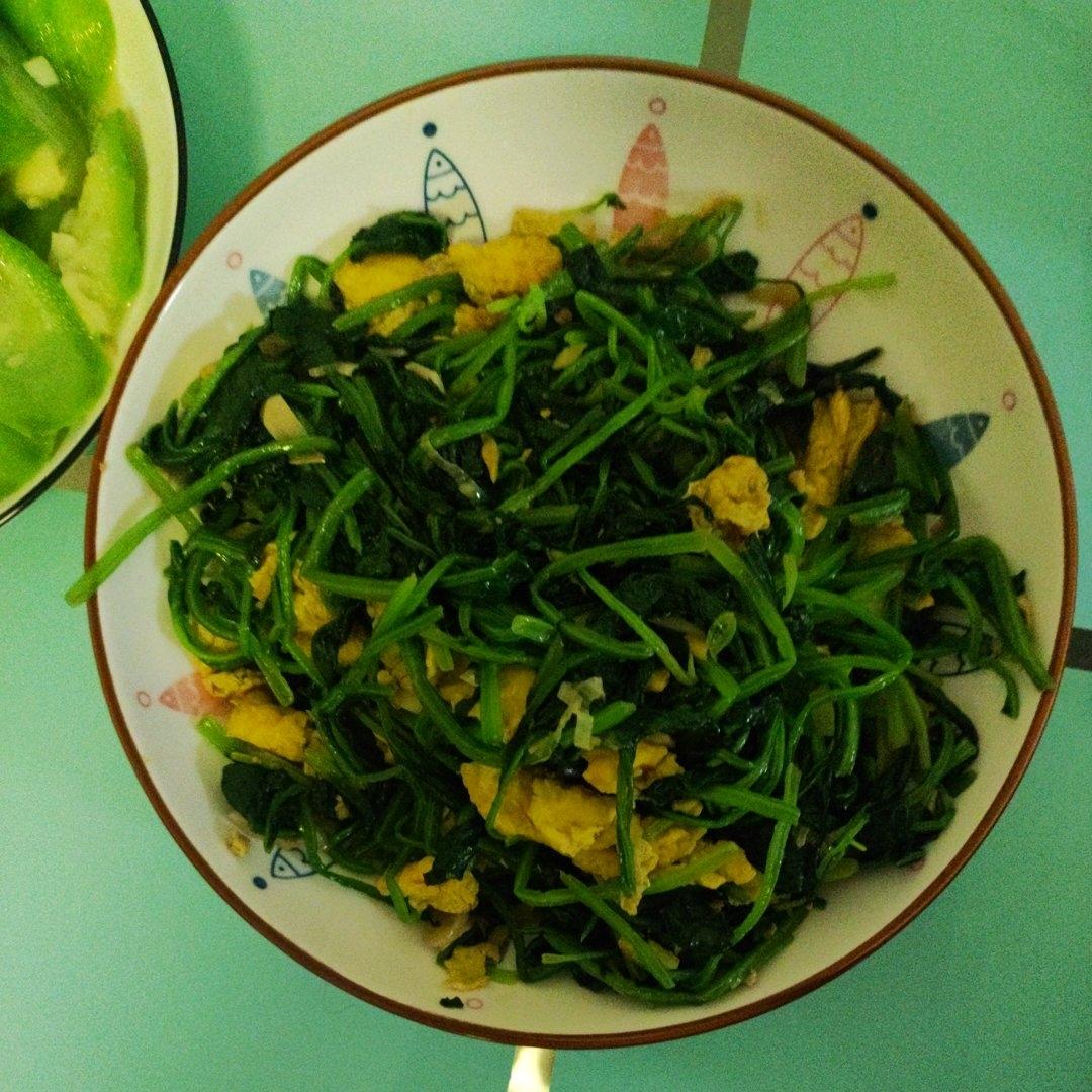 菠菜炒鸡蛋